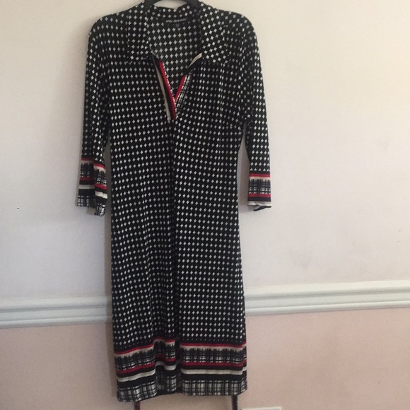 Cute dress in black while red and beige - Picture 8 of 8